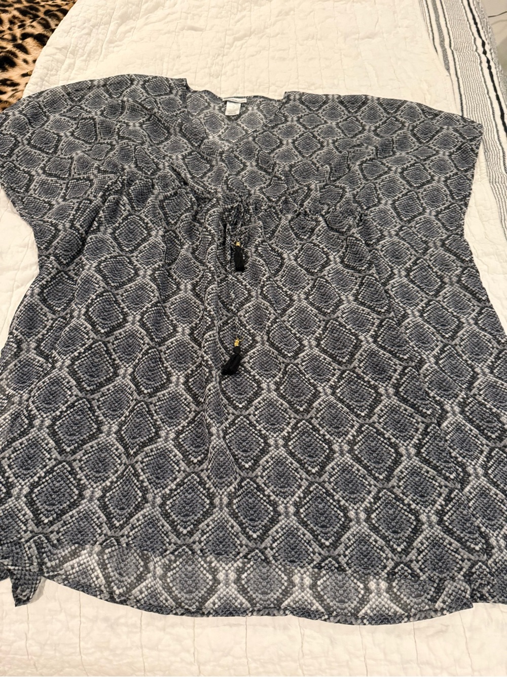 Tommy Bahama Navy Patterned Women's Peasant Top never worn